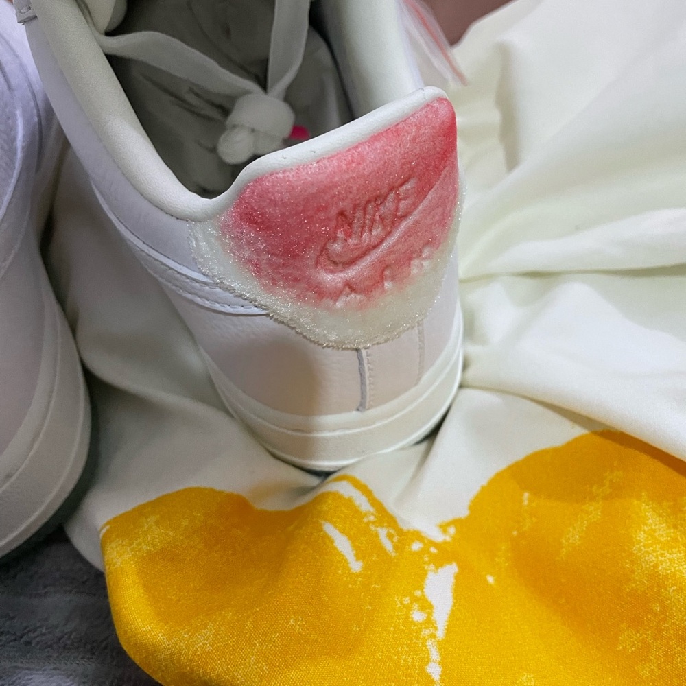 White Women's Low-Top Sneakers with Pink Heel Accent - Picture 6 of 9